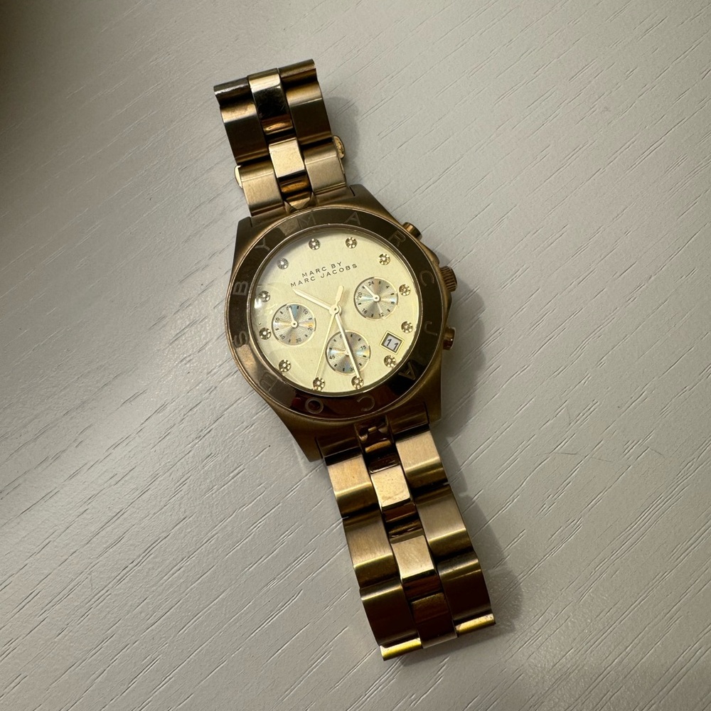 Marc Jacobs gold watch